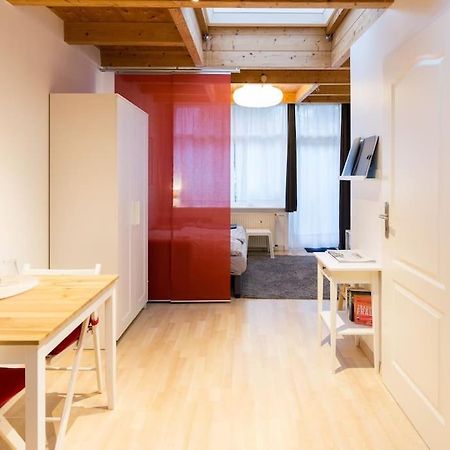 Apartment Wilhelmstr Fuer Bis Zu 3 Personen Brühl Esterno foto