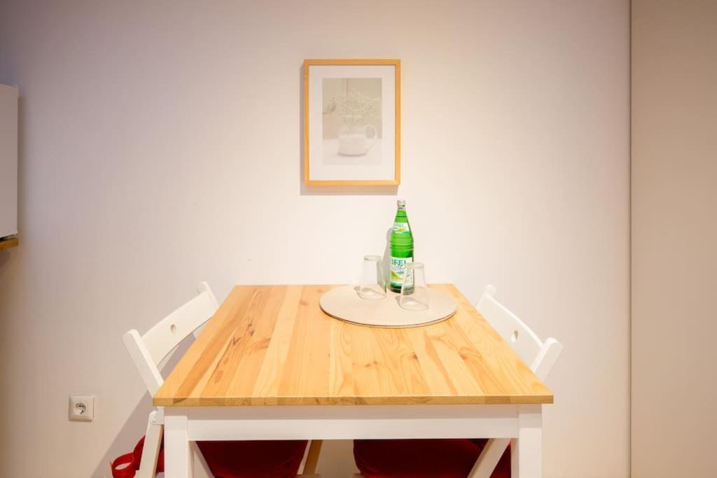 Apartment Wilhelmstr Fuer Bis Zu 3 Personen Brühl Esterno foto