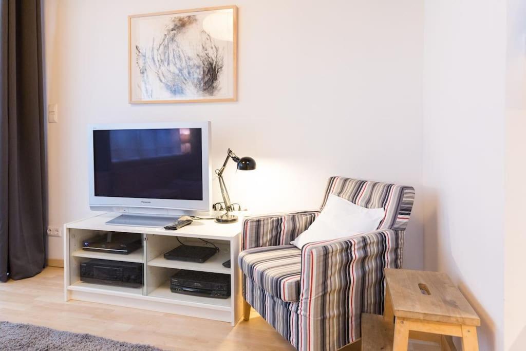 Apartment Wilhelmstr Fuer Bis Zu 3 Personen Brühl Esterno foto